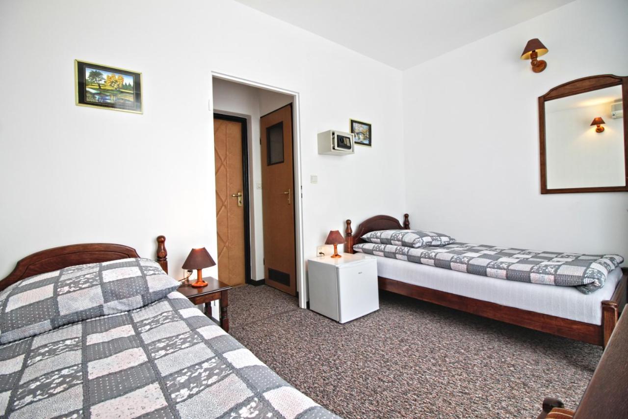Motel Na Zbojeckiej Skawa Eksteriør bilde